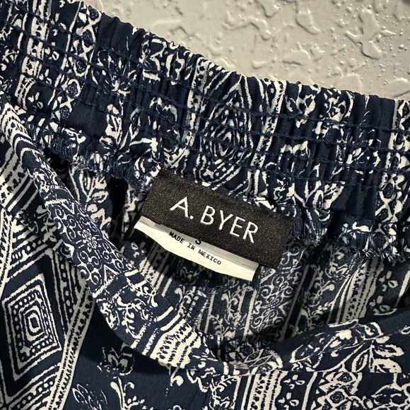 A Byer Wide Leg Blue Pattern Pants - Size S - Picture 4 of 8